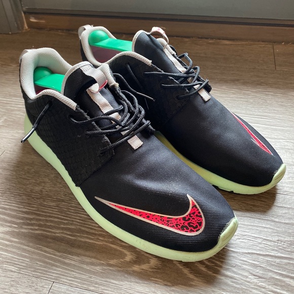 Nike Roshe One FB Yeezy - Picture 1 of 5